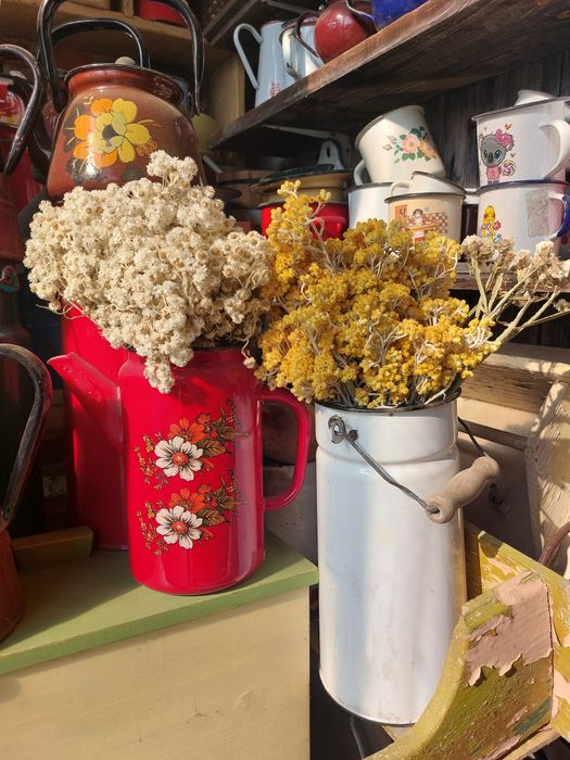 Dzbany emaliowane ,miski emaliowane