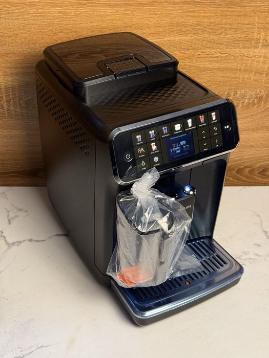 Кавомашина Philips 5500 series LatteGo з Гарантією!