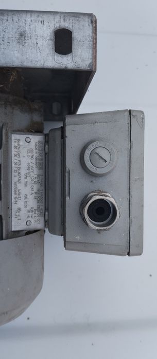 Motor elétrico trifásico Simens