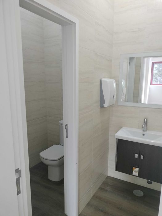 Escritório Novo com WC Privado