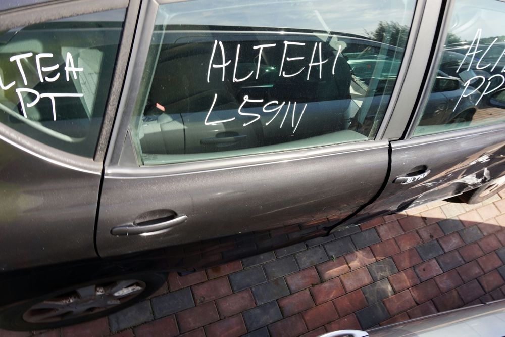 alt