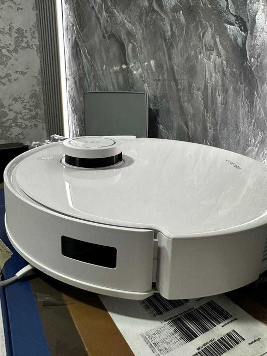 Моющий робот-пылесос с камерой Ecovacs Deebot X1 Omni (Полный комплект,идеальное состояние)