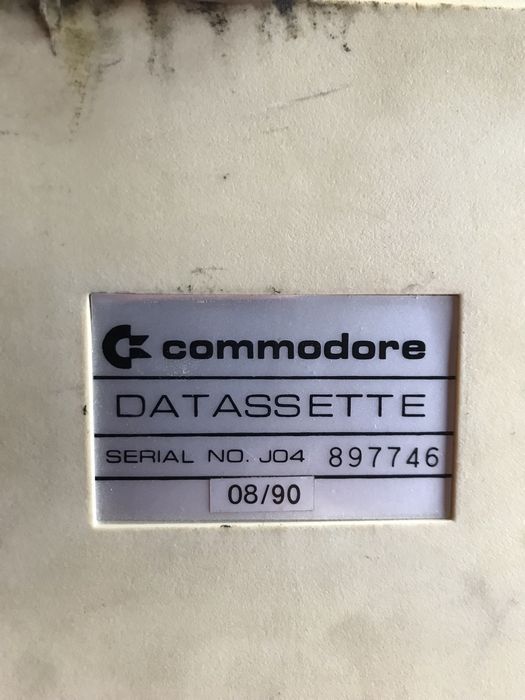 Sprzedam magnetofon commodore