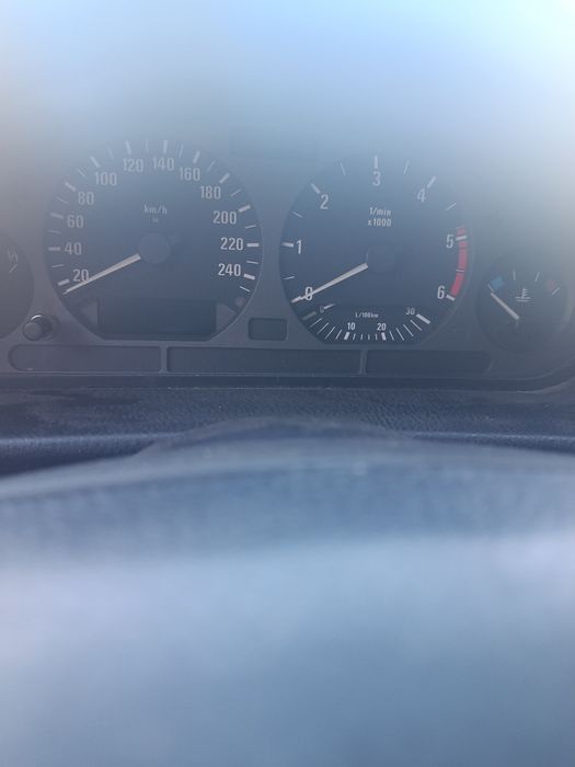 Carro BMW 318  €500