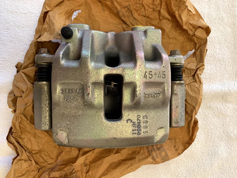 Discovery 2 98-04 Pinça de travão dianteira SEG000060 L/R Genuíno Novo