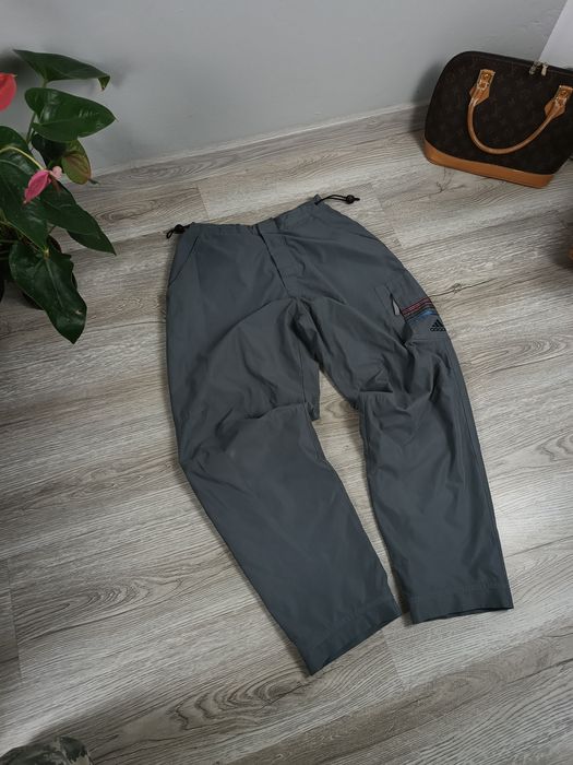 Szerokie spodnie adidas rozmiar S idealne na narty