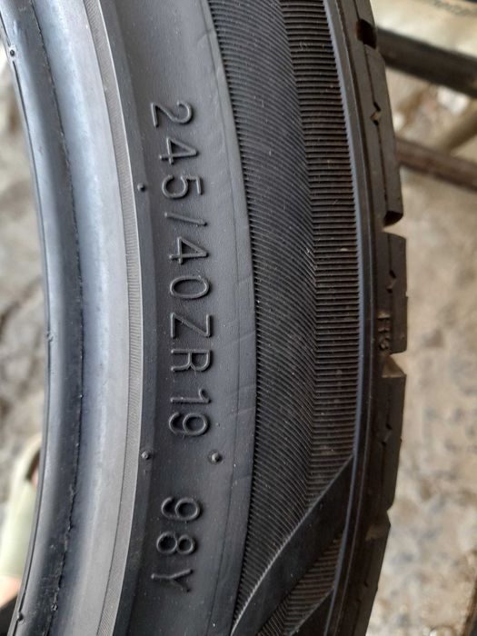 Літні шини 245/40 R19 Kumho ecsta le sport