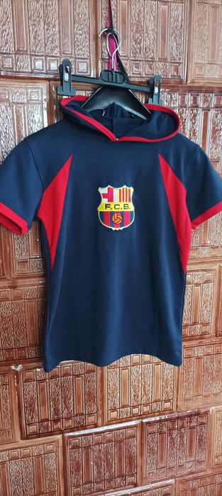 Koszulka kibica mlodego F. C. B.  Barcelona rozmiar 146