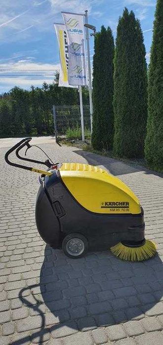 Zamiatarka KARCHER KM 85/50 W Bp BATERYJNA