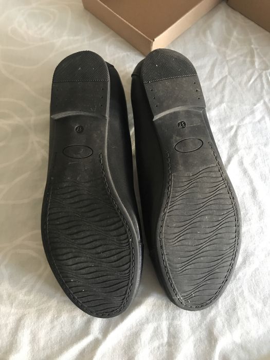 Sabrinas pretas, pouco usadas