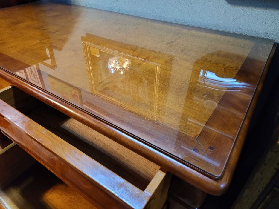 Secretária em madeira maciça com gavetas - Bom estado geral