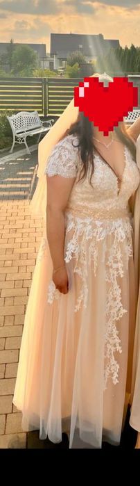 Przepiękna suknia ślubna