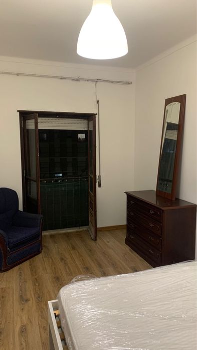 Quarto para alugar na baixa da banheira