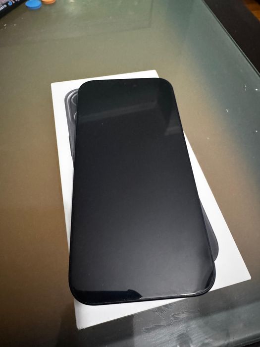 Telemóvel Apple usado, como novo, 128GB de armazenamento interno. 1 mês de uso Bateria 100% Não faço envios Entrega em mãos em Paredes e arredores