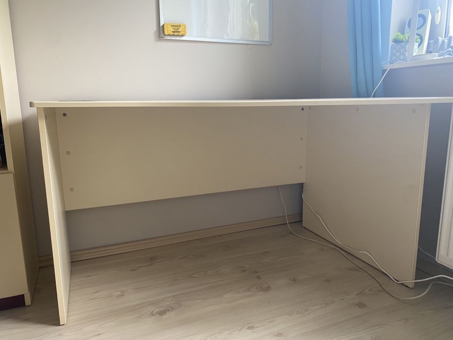 Duże biurko beżowe (meblik)