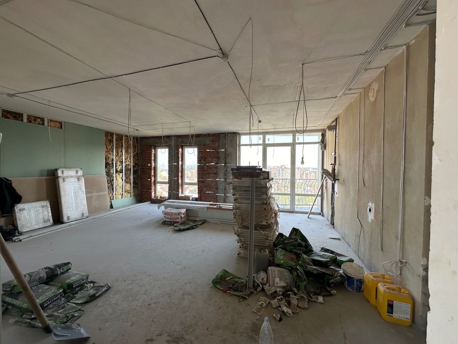 квартира в двох рівнях в центрі міста.