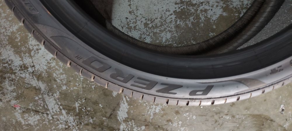 Pneus 305/30/20 Pirelli semi novos