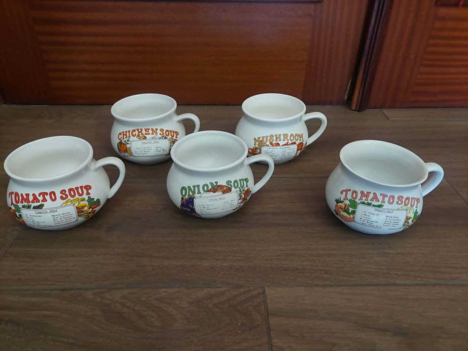 Vendo para desocupar este conjunto de tijelas muito bonitas e originais. 12,50€