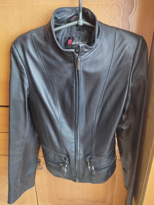 Женская кожаная курточка размер S