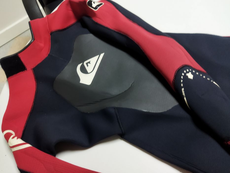 Fato de surf Quiksilver  3:2  10/11 anos