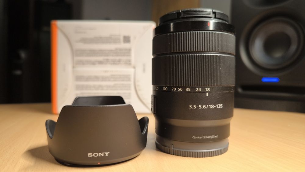 Câmera Sony a6100 + lente Sony 18-135 OSS