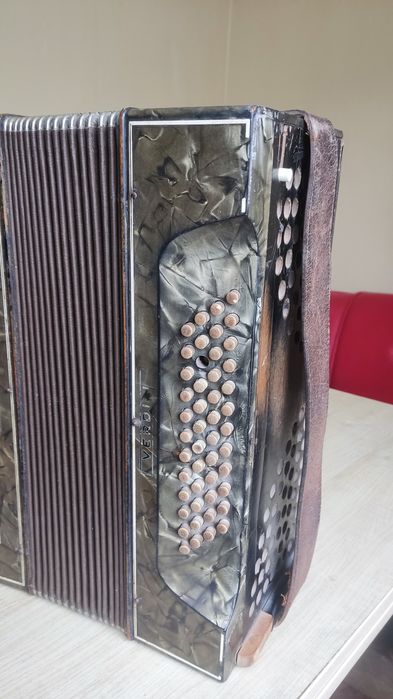 Вінтажний акордеон HOHNER Verdi