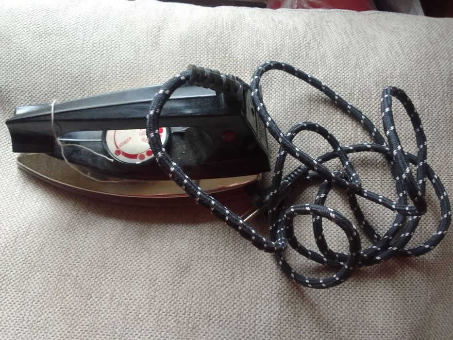 Утюг электрический новый