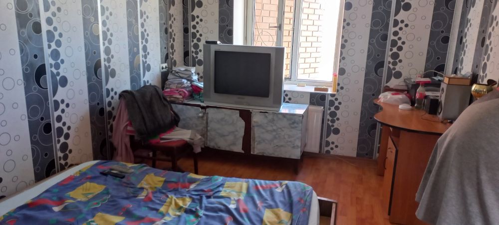 Продам дом в Чугуеве, 2 этажа.