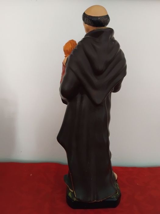 Sto. António de barro com altura de 42 cm.