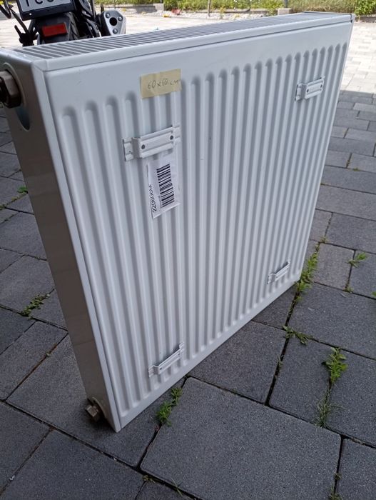 Grzejnik 60cm na 60 cm biały