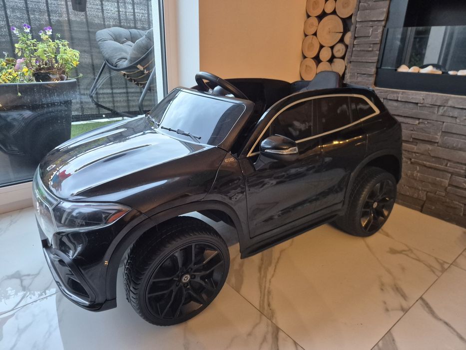 Mercedes EQS SUV – elektryczny samochód na akumulator dla dziecka