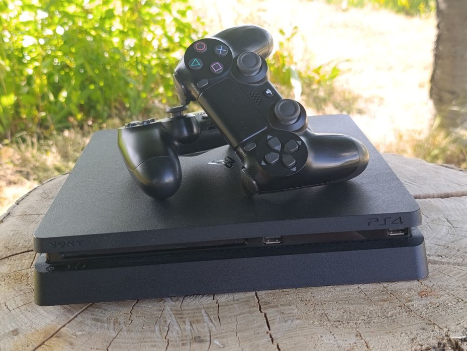 Sony PlayStation 4 Slim 1TB + 2 джойстики + ігри
