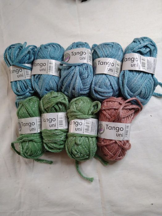 Włóczka  tasiemka ze srebrną nitką 9*50gram