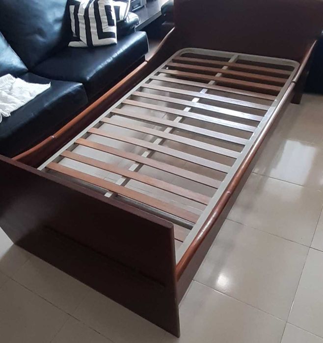 Cama de Solteiro em Madeira Maciça + Estrado Incluído (Com opção Gavetão Cama Extra)