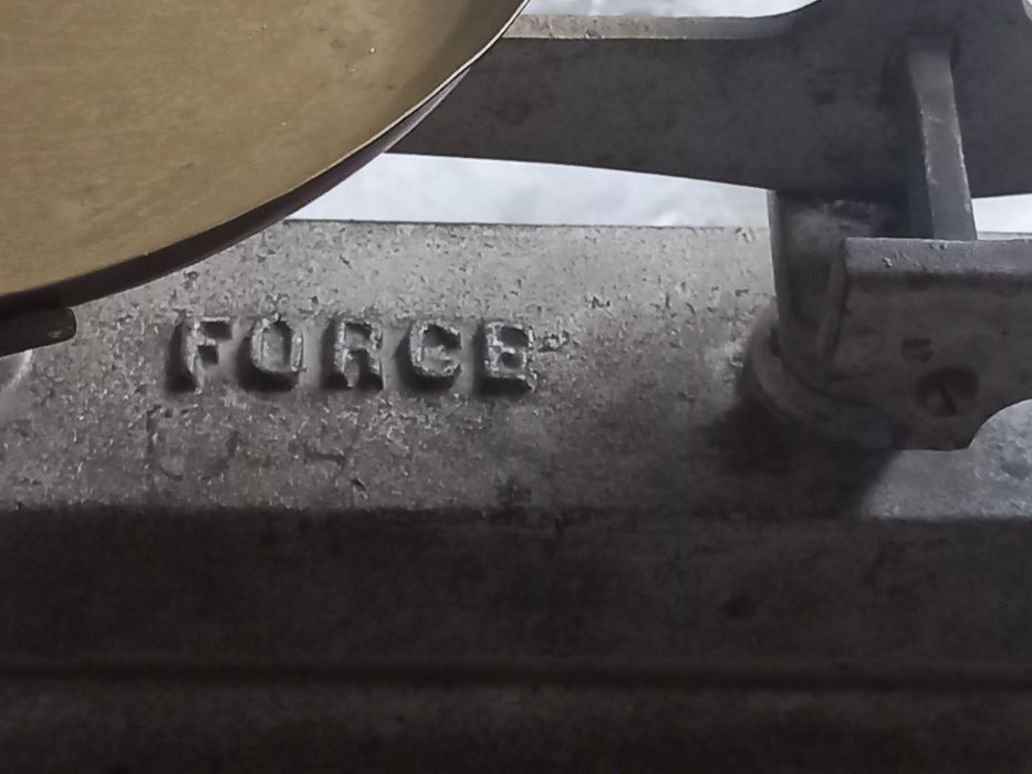 Stara mosiężna waga