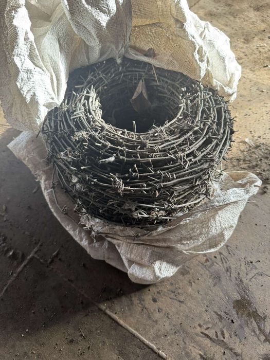 Колючий дріт, оцинкований.