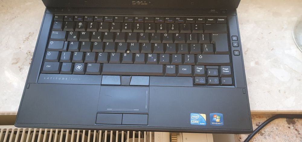 Dell latitude E4310 ładny stan + torba