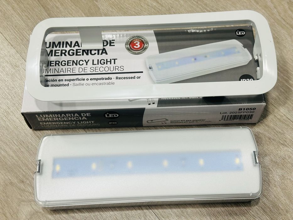 Luz emergencia LED 220v bateria
