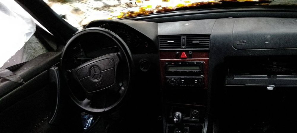 Продам мерседес на розборку 1.8 АКПП