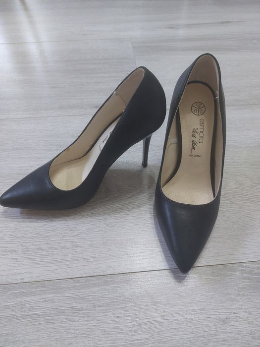 Szpilki rozm. 36 czarne