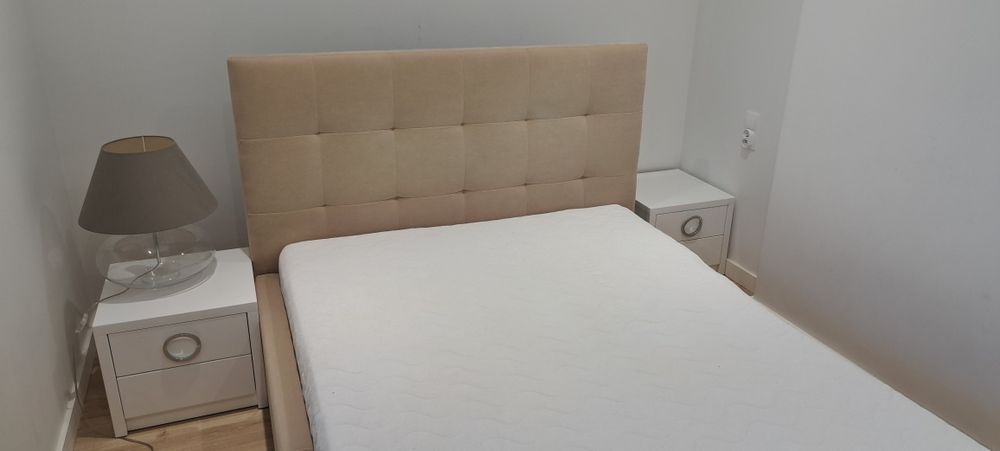 Szafki nocne i komoda komplet