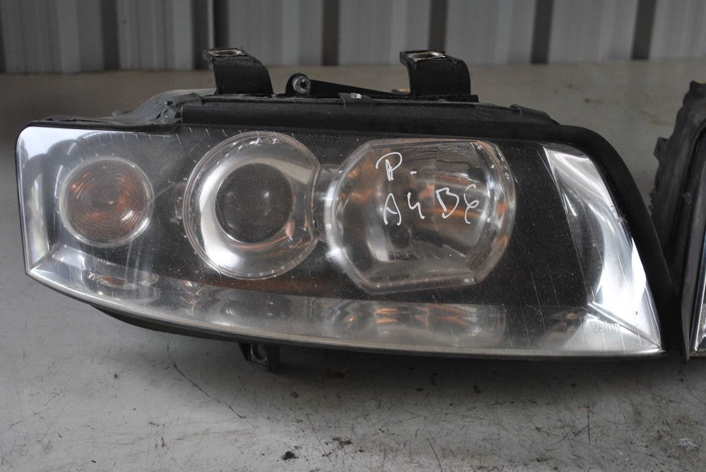 Lampa przód prawa Audi A4 b6