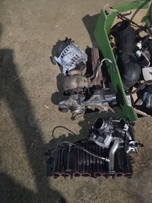 Części osprzęt silnika bmw e90 e91 2.0.d  2008r  wtryski Turbo skrzynia