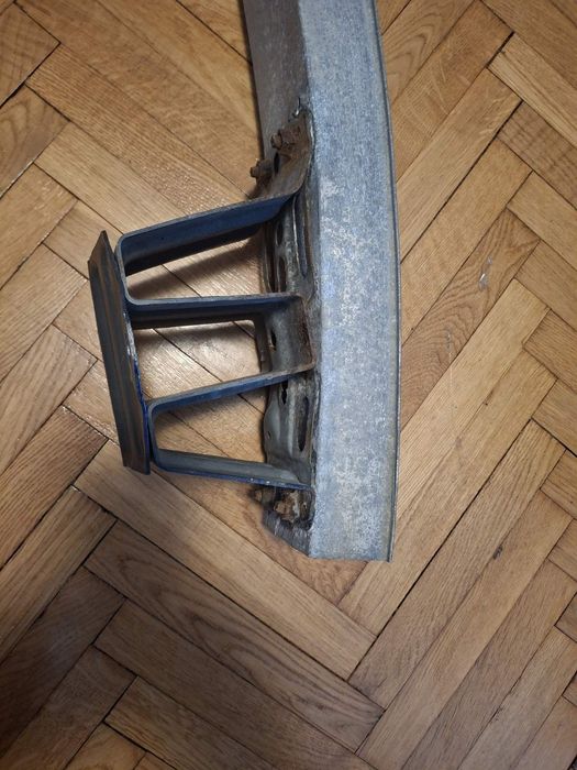 Belka tylnego zderzaka Toyota Avensis T25