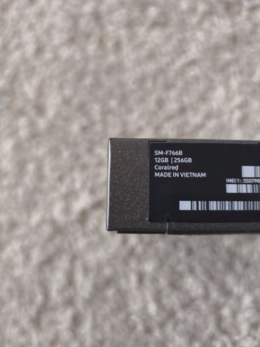 Z Flip 7 ( novo ) 256gb