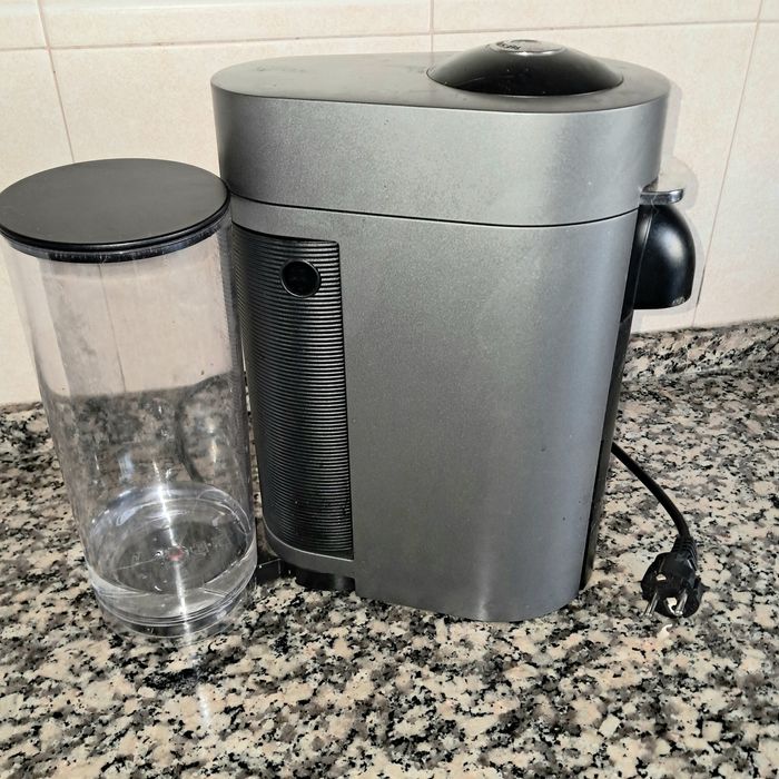 Máquina café Nespresso Vertuo Plus Deluxe