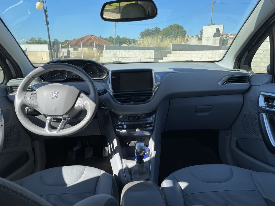 Peugeot 208 — fotografia 5