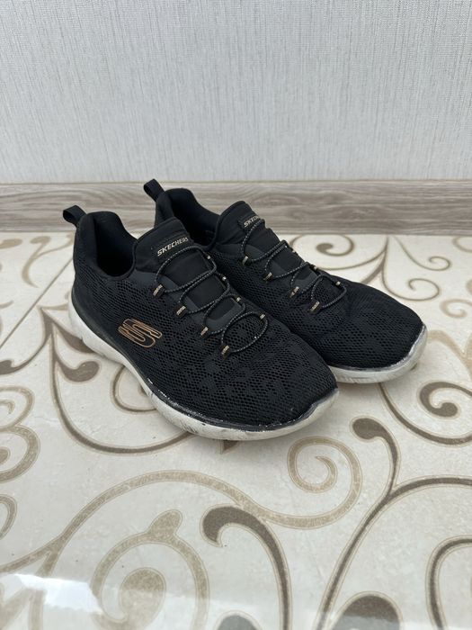 Skechers  37 р  в хорошому стані