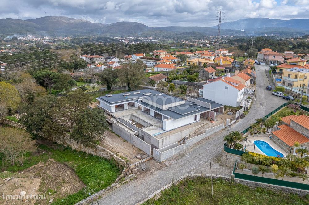 Moradia de Luxo em Construção