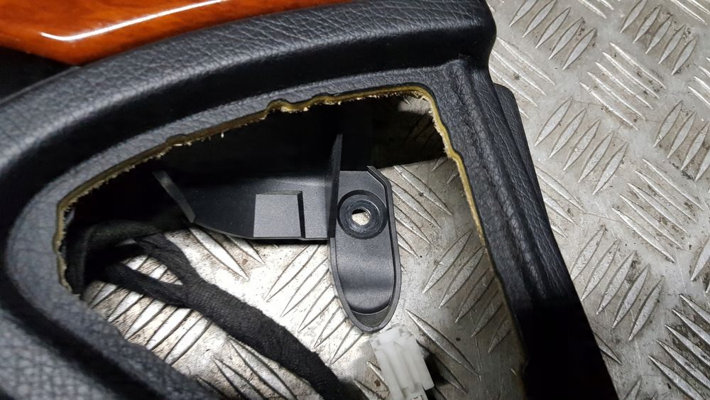 Mercedes W211 Boczek Tapicerka Lewy tył